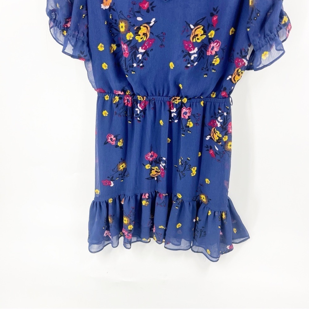 ✅‎ EXPRESS V-NECK FLORAL DRESS SIZE SMALL - Picture 2 of 5